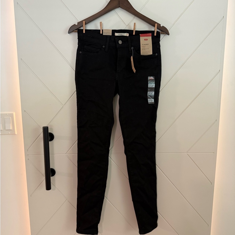 Levi's 711 Black Skinny Pants